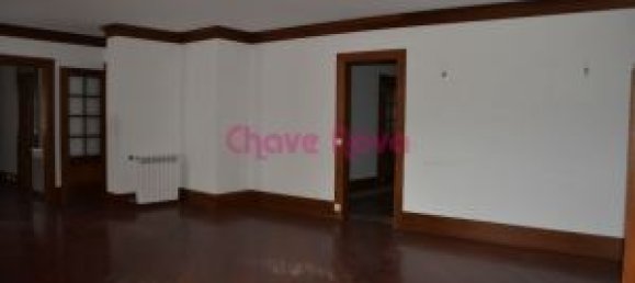 Здание с 6 спальнями в Сан Педру ду Сул, Португалия № 52116 15