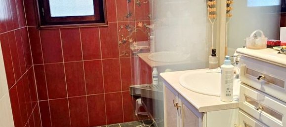 2 Schlafzimmer Haus in Saint-Genest-Lerpt, France, Nr. 275560 7