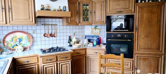 2 Schlafzimmer Haus in Saint-Genest-Lerpt, France, Nr. 275560 4