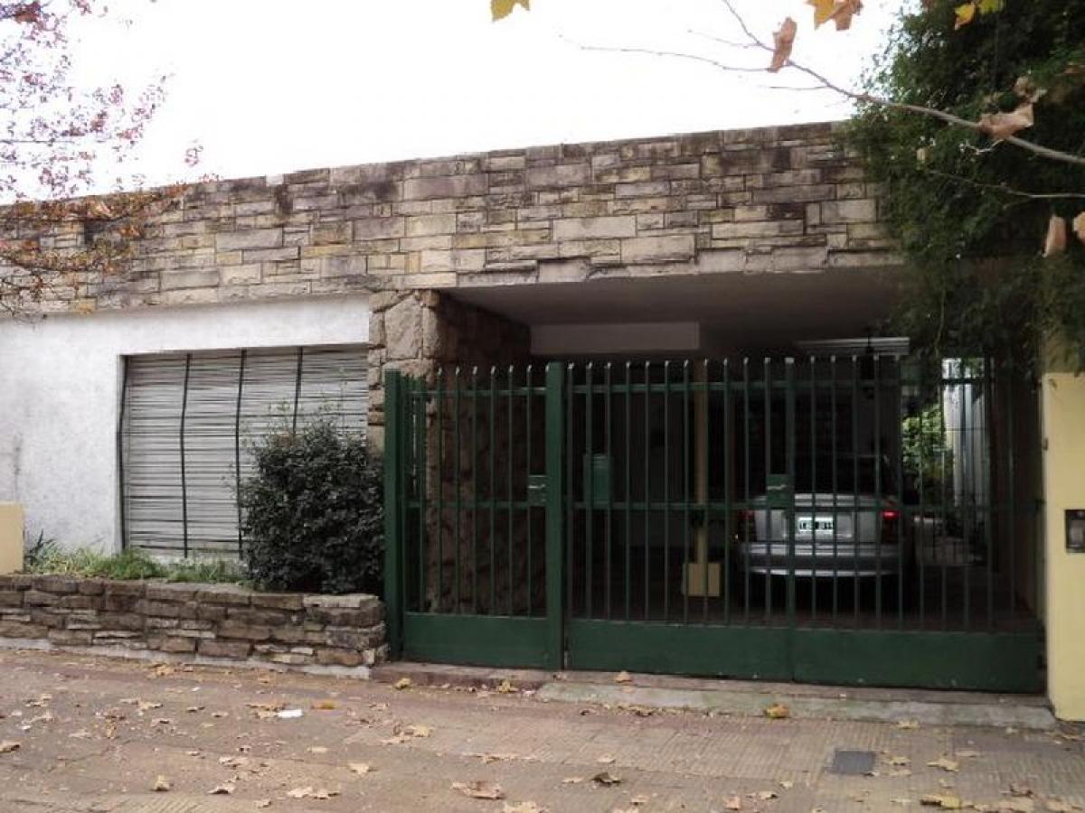 3 bedrooms House in Moron, Argentina No. 79096