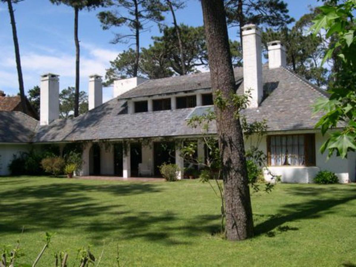 3 bedrooms House in Maldonado, Uruguay No. 3574