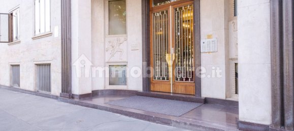 5 rooms Office in Milan, Italy No. 376637 4