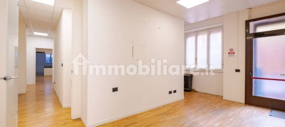 5 rooms Office in Milan, Italy No. 376637 12