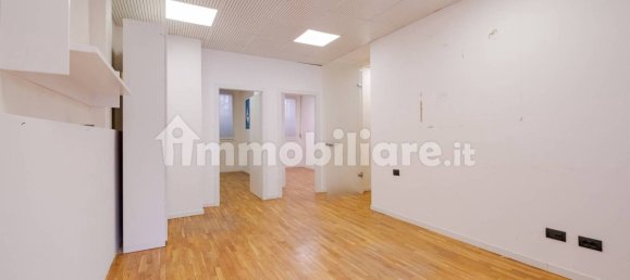5 rooms Office in Milan, Italy No. 376637 5