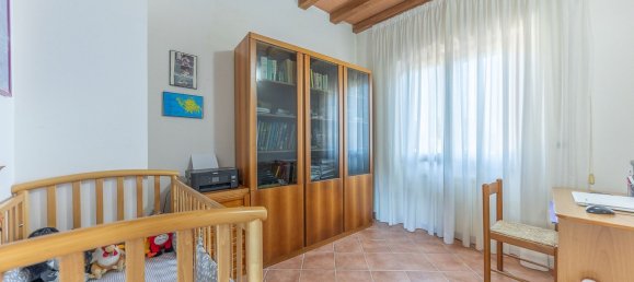 Дом с 4 комнатами в Монтальто ди Кастро, Италия № 297087 39