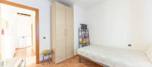 Дом с 4 комнатами в Монтальто ди Кастро, Италия № 297087 19