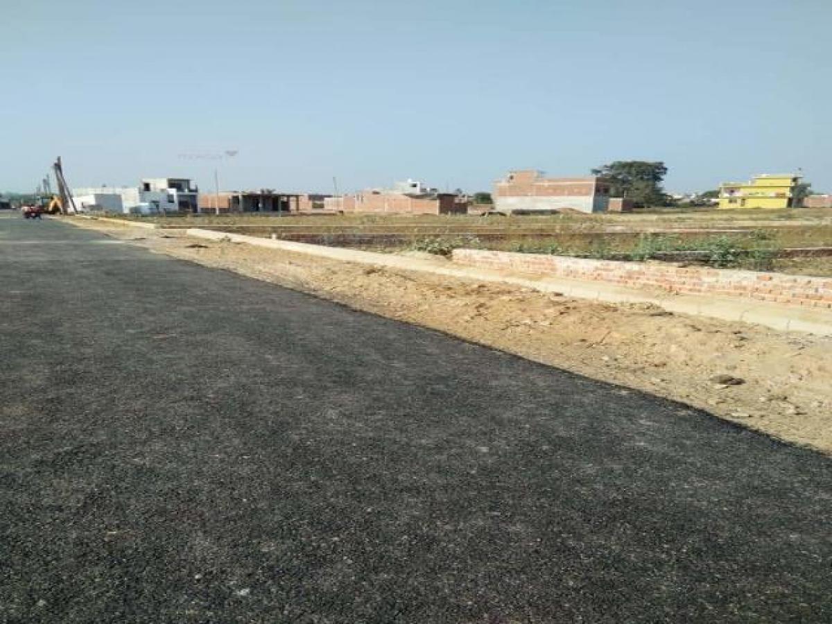 Земельный участок в Лакхнау, Индия № 33771