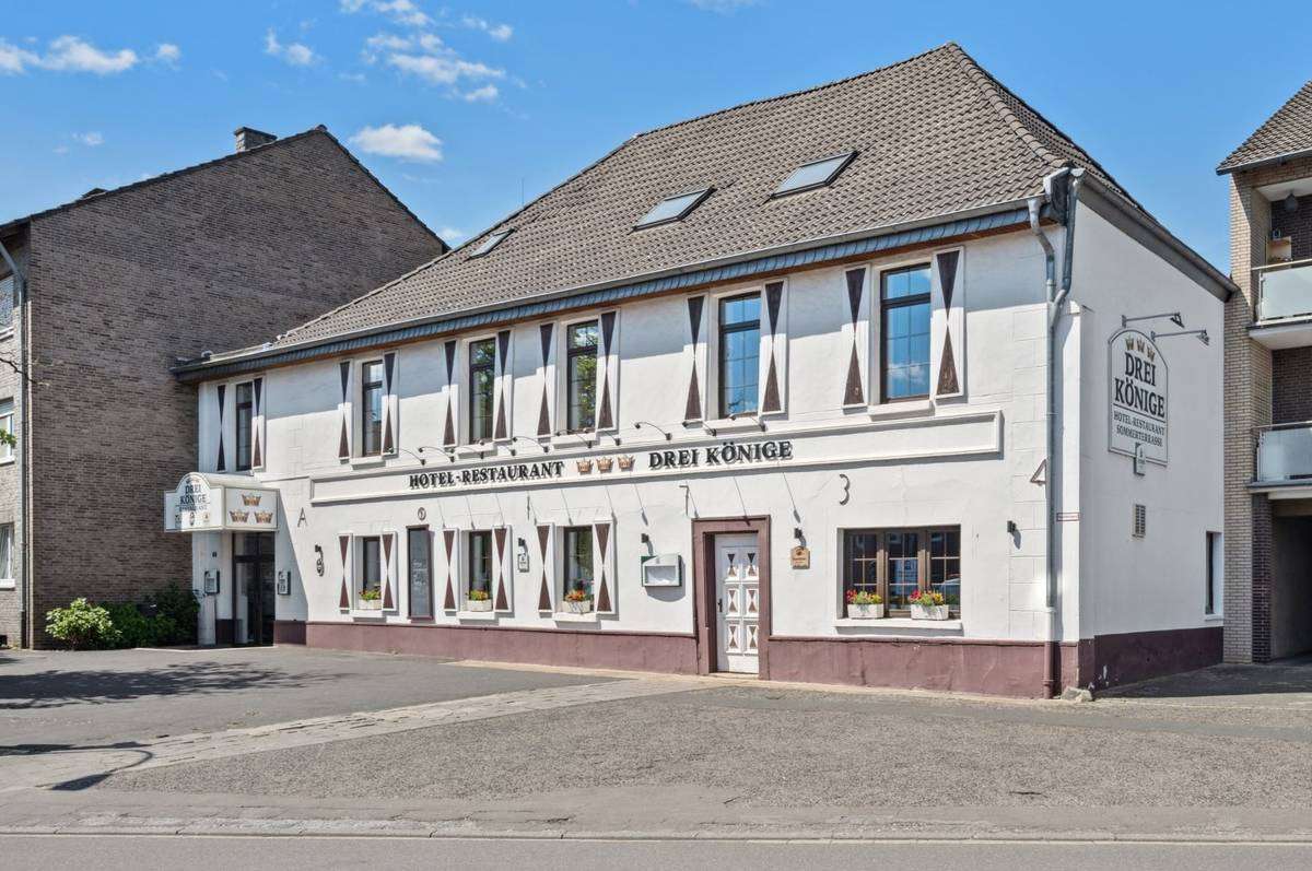 Café/restaurante en Grevenbroich, Germany 626 m² No. 223408