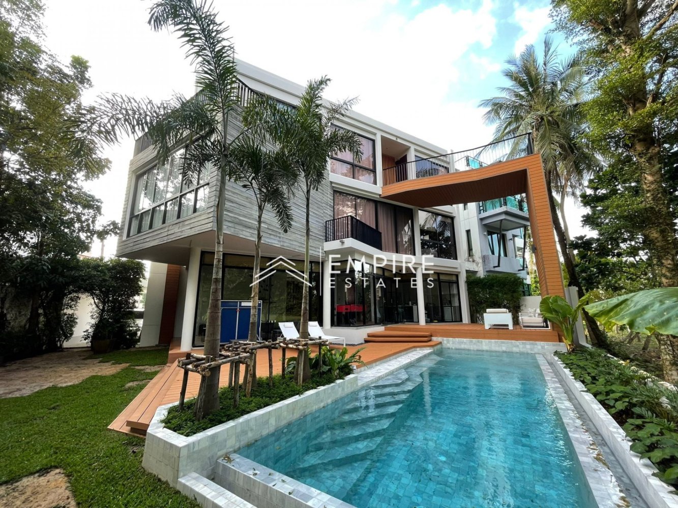 4 bedrooms Villa in Kathu, Thailand No. 6104