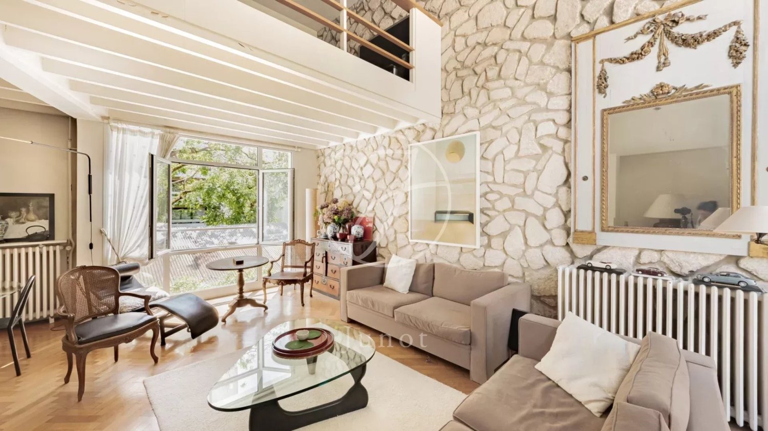 4 bedrooms Apartment in Paris, France No. 347306