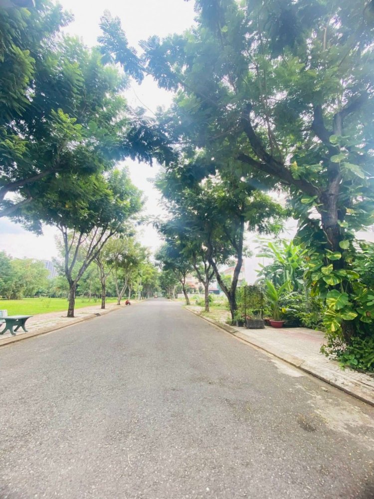 126m² Townhouse in District 7, Vietnam No. 13967