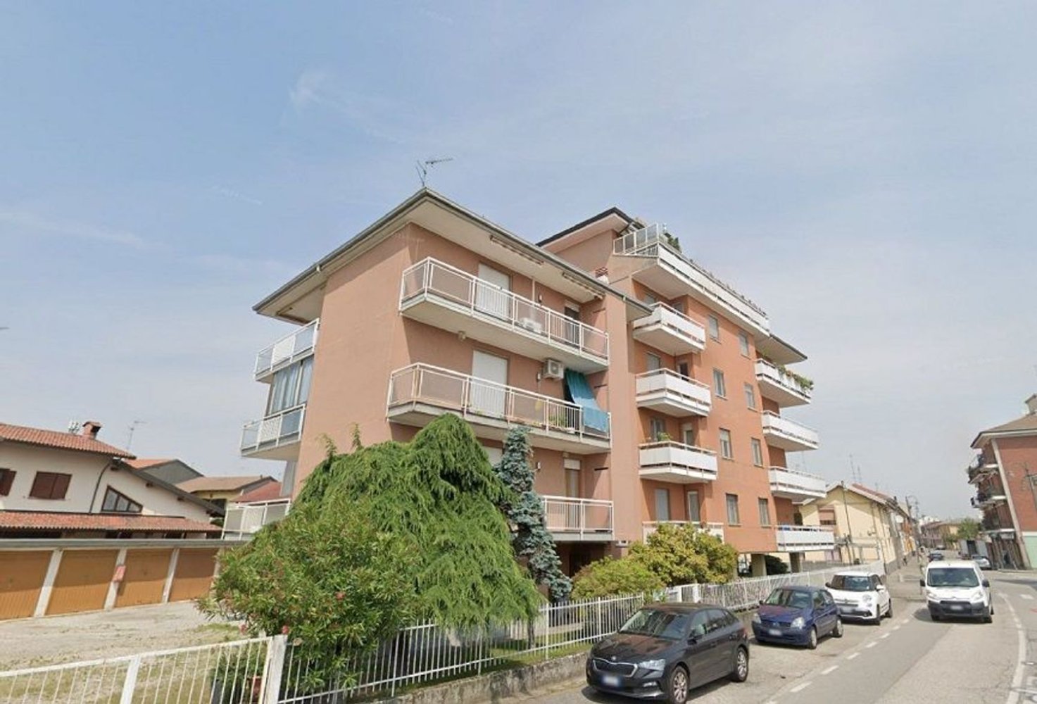 3 rooms Apartment in Novara, Italy No. 207567