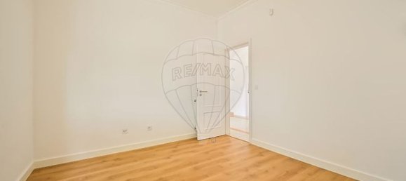 5 bedrooms House in Corroios, Portugal No. 23180 23