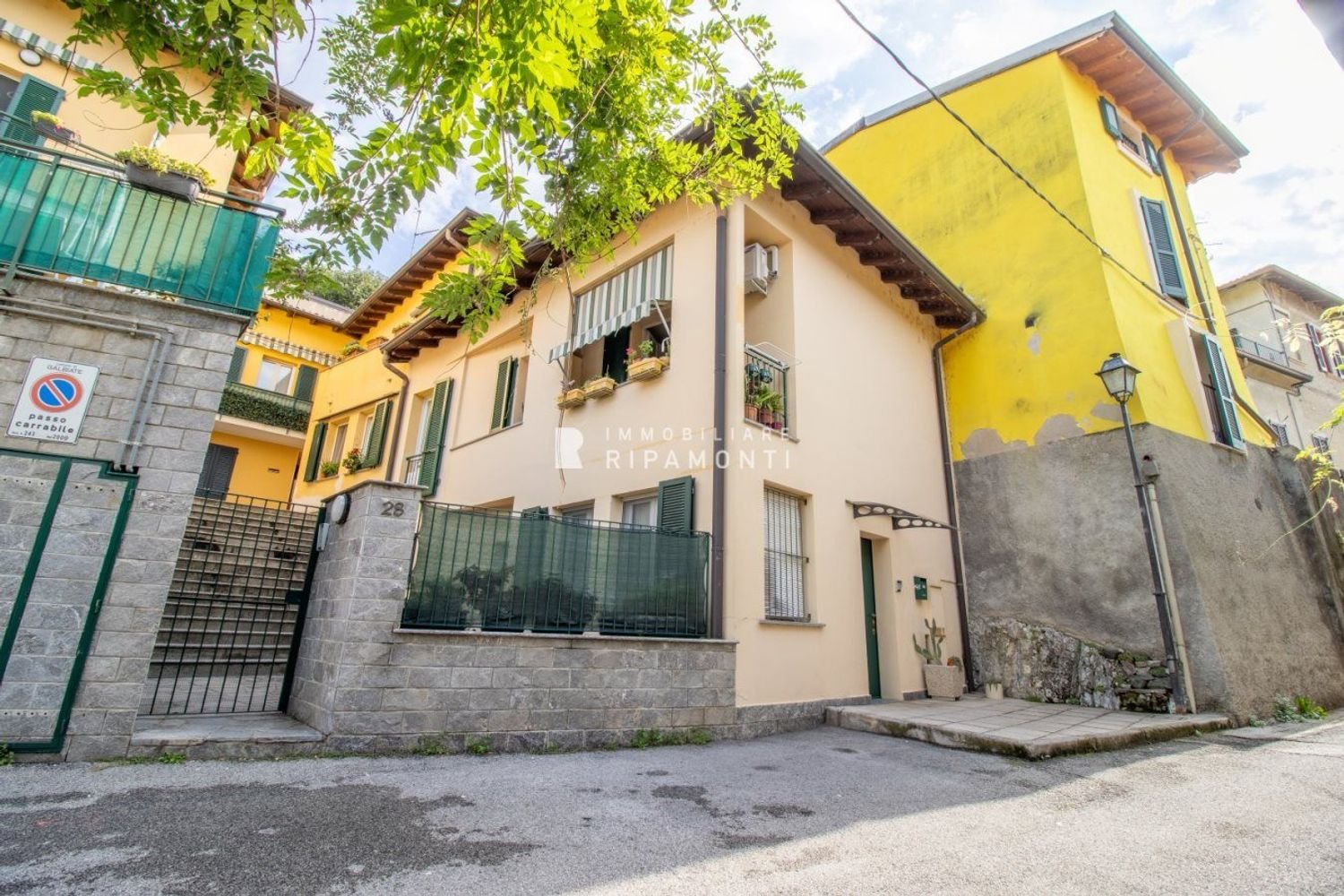 Casa de 3 dormitorios en Galbiate, Italy No. 363559