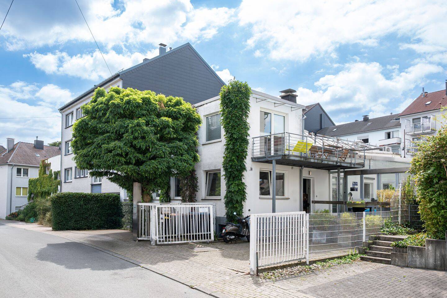 436m² Building in Wuppertal, Germany No. 311241