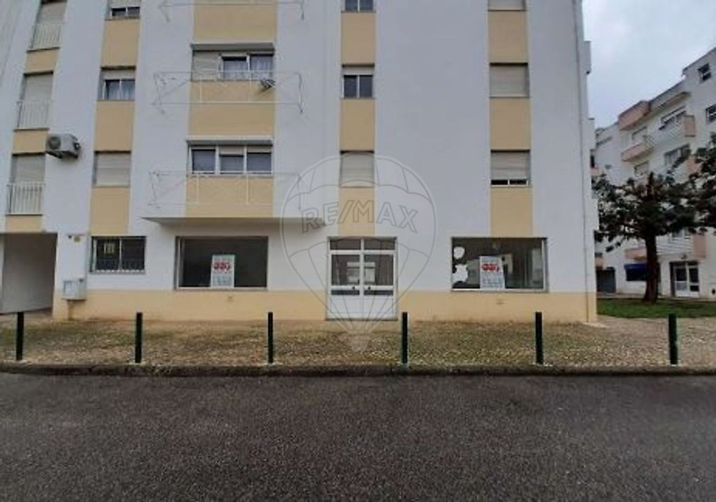 Propriété commerciale à Alenquer, Portugal 120m² No. 304857