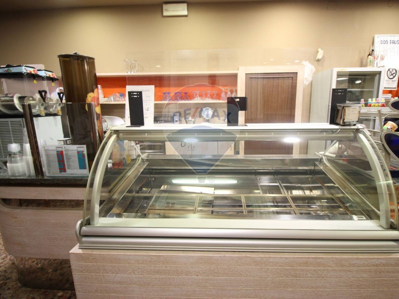 Propiedad comercial en Lurano, Italy 220 m² No. 85681