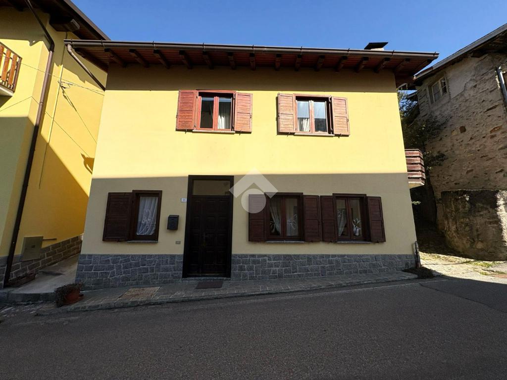 3 bedrooms House in Tresivio, Italy No. 108864