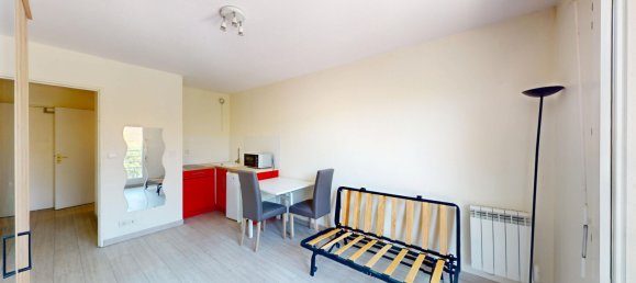 Studio in Toulouse, France No. 351323 2