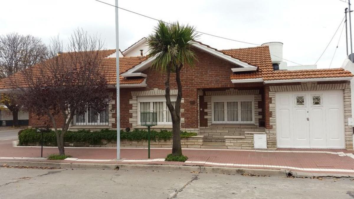 Casa de 2 dormitorios en Mar del Plata, Argentina No. 103373