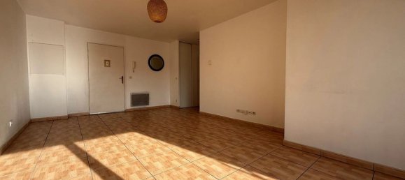 2 bedrooms Apartment in Chelles, France No. 151209 3