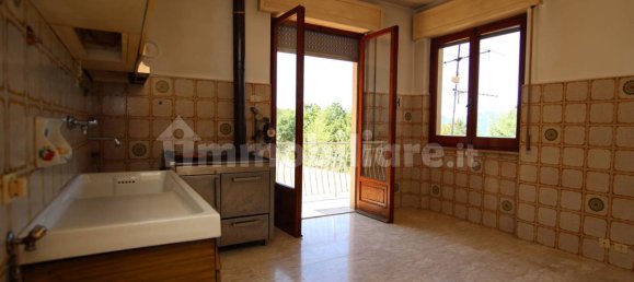 3 bedrooms Apartment in Neirone, Italy No. 275239 4