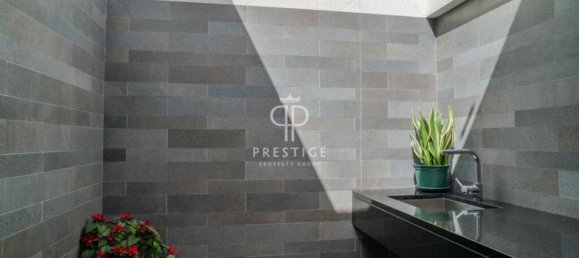 4 bedrooms Villa in Porto, Portugal No. 241837 28