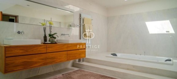 4 bedrooms Villa in Porto, Portugal No. 241837 16