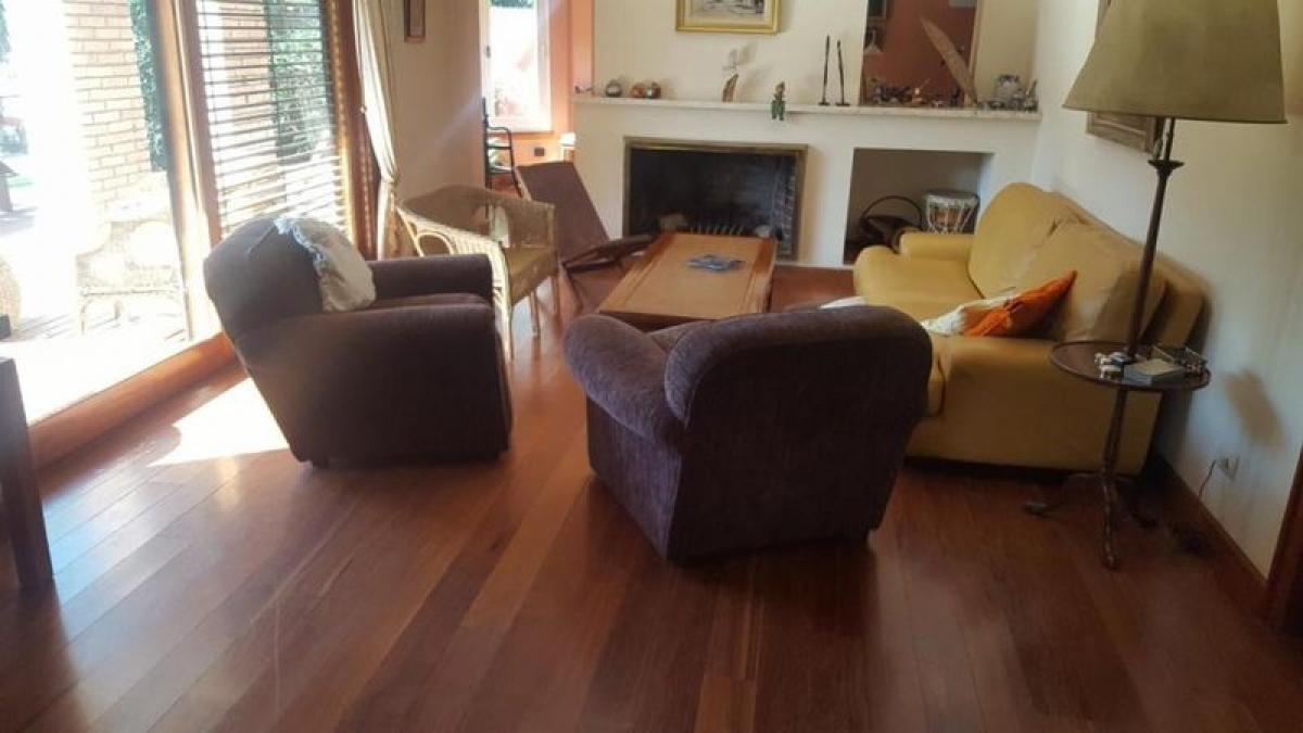 5 bedrooms House in Buenos Aires, Argentina No. 72786