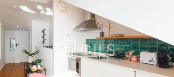 200m² Building in Lisbon, Portugal No. 117050 31