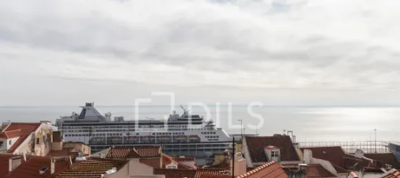 200m² Building in Lisbon, Portugal No. 117050 23