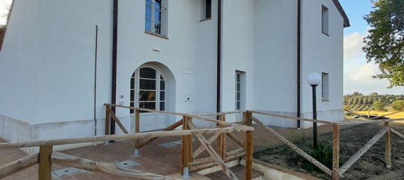 5 rooms Apartment in Certaldo, Italy No. 72032 2