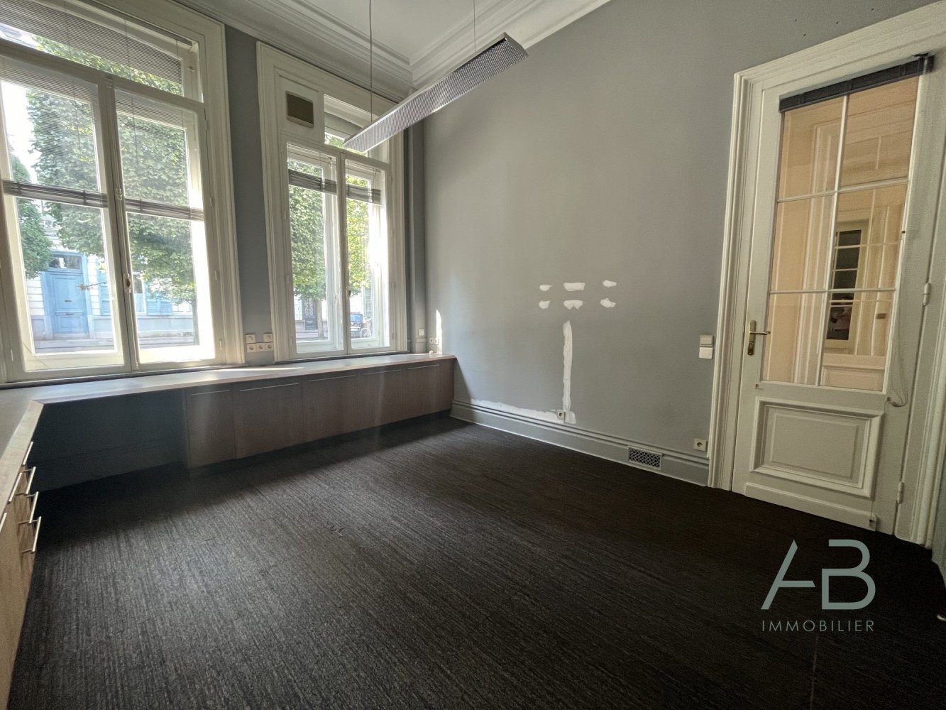 213m² Office in Lille, France No. 64760