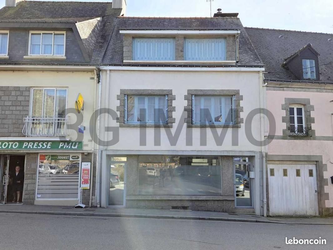 Casa de 6 dormitorios en Gourin, France No. 200353