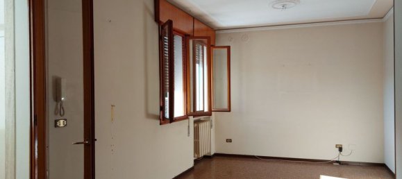 6 rooms House in Piacenza d'Adige, Italy No. 175879 10