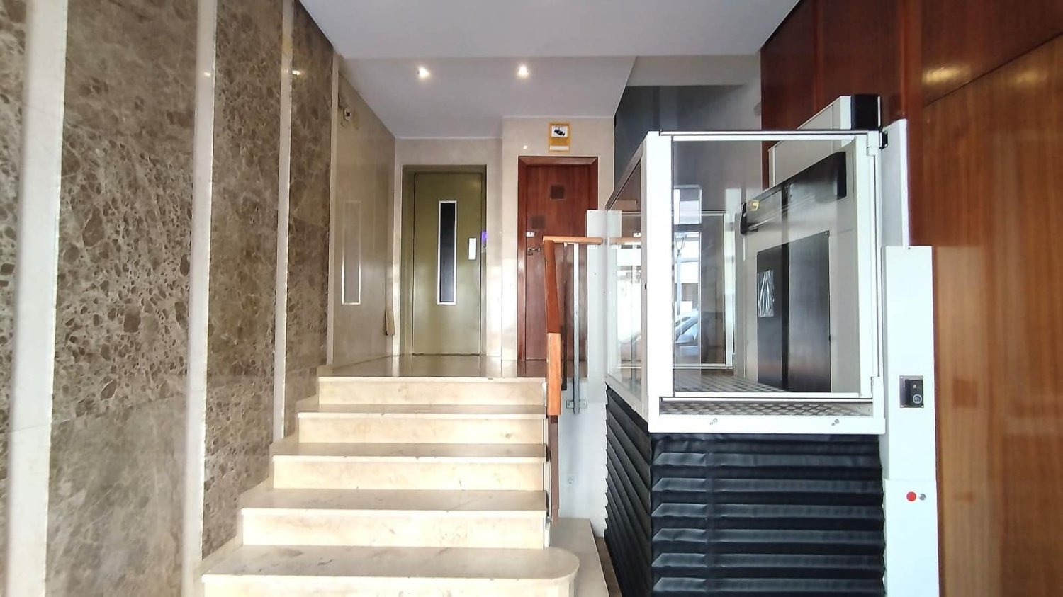 4 bedrooms Apartment in Valencia, Spain No. 185989