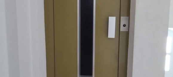 4 bedrooms Apartment in Valencia, Spain No. 185989 2