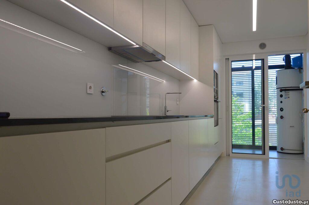 3 bedrooms Apartment in Matosinhos, Portugal No. 160381