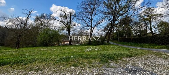 1156m² Land in Les Artigues-de-Lussac, France No. 95711 3