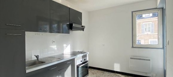 9 bedrooms Apartment in Bourges, France No. 247047 2