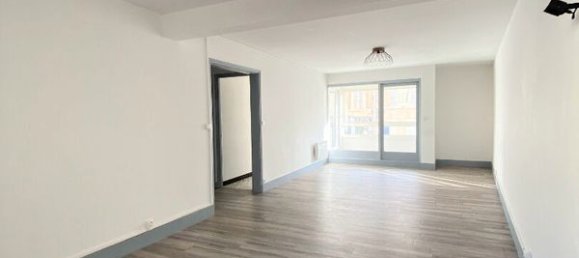 9 bedrooms Apartment in Bourges, France No. 247047 5