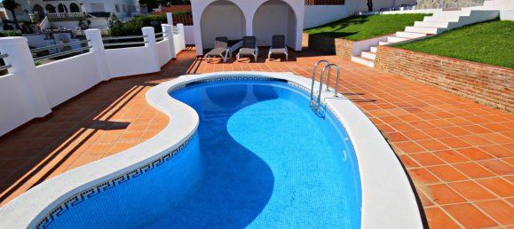 Villa de 3 dormitorios en Caleta de Vélez, Spain No. 58828 3