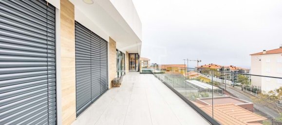 3 bedrooms Penthouse in Canico, Portugal No. 99688 27