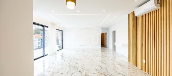 3 bedrooms Penthouse in Canico, Portugal No. 99688 2