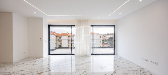 3 bedrooms Penthouse in Canico, Portugal No. 99688 3