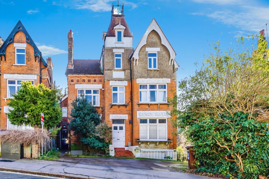 1 bedroom House in South Croydon, United Kingdom No. 7993