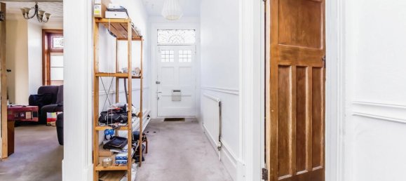 1 bedroom House in South Croydon, United Kingdom No. 7993 6