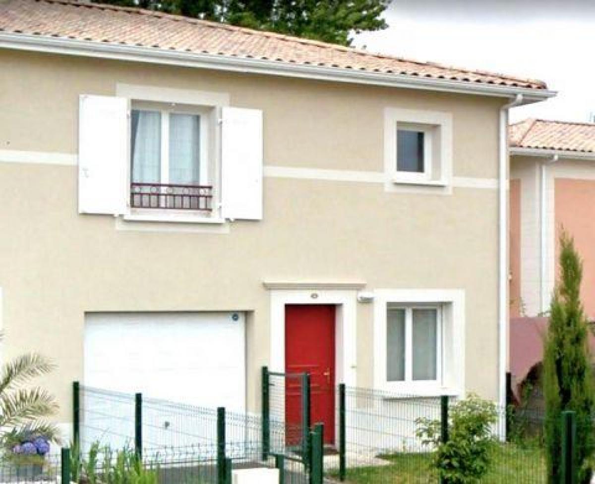 3 bedrooms House in Le Haillan, France No. 8382
