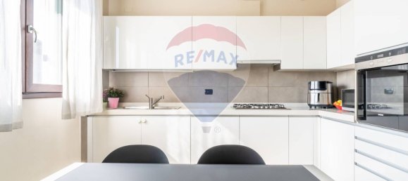 2 bedrooms Apartment in Limbiate, Italy No. 348010 5