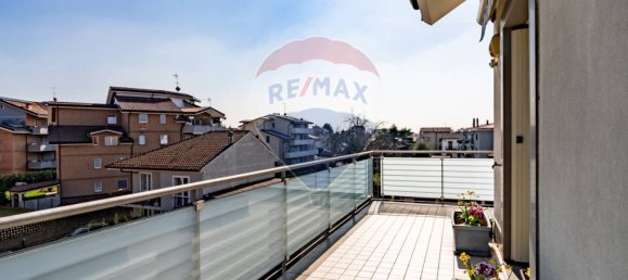 2 bedrooms Apartment in Limbiate, Italy No. 348010 8
